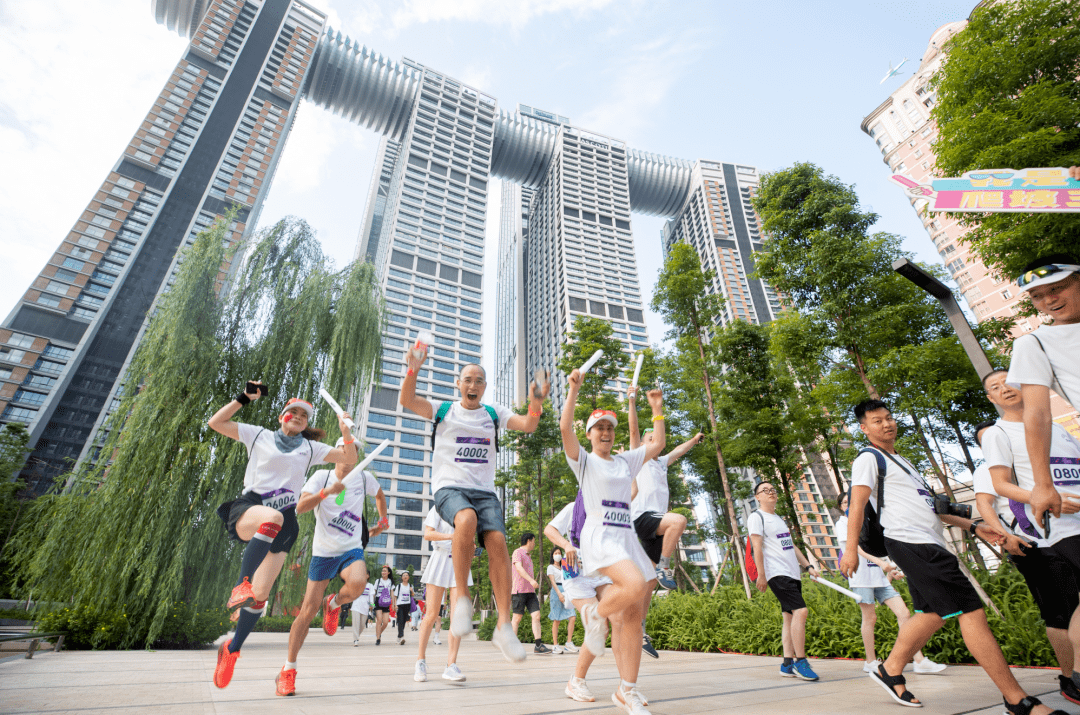 城市夜空跑,灯光点缀的运动盛会的简单介绍 城市夜空跑,灯光点缀的运动盛会的简单介绍