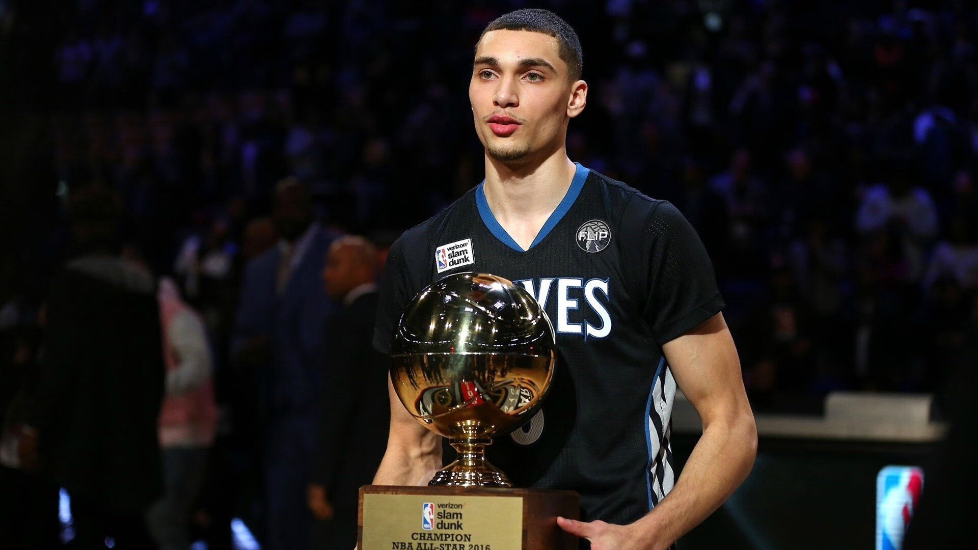 _76人防守反击，全场压倒猛龙_，76人对战